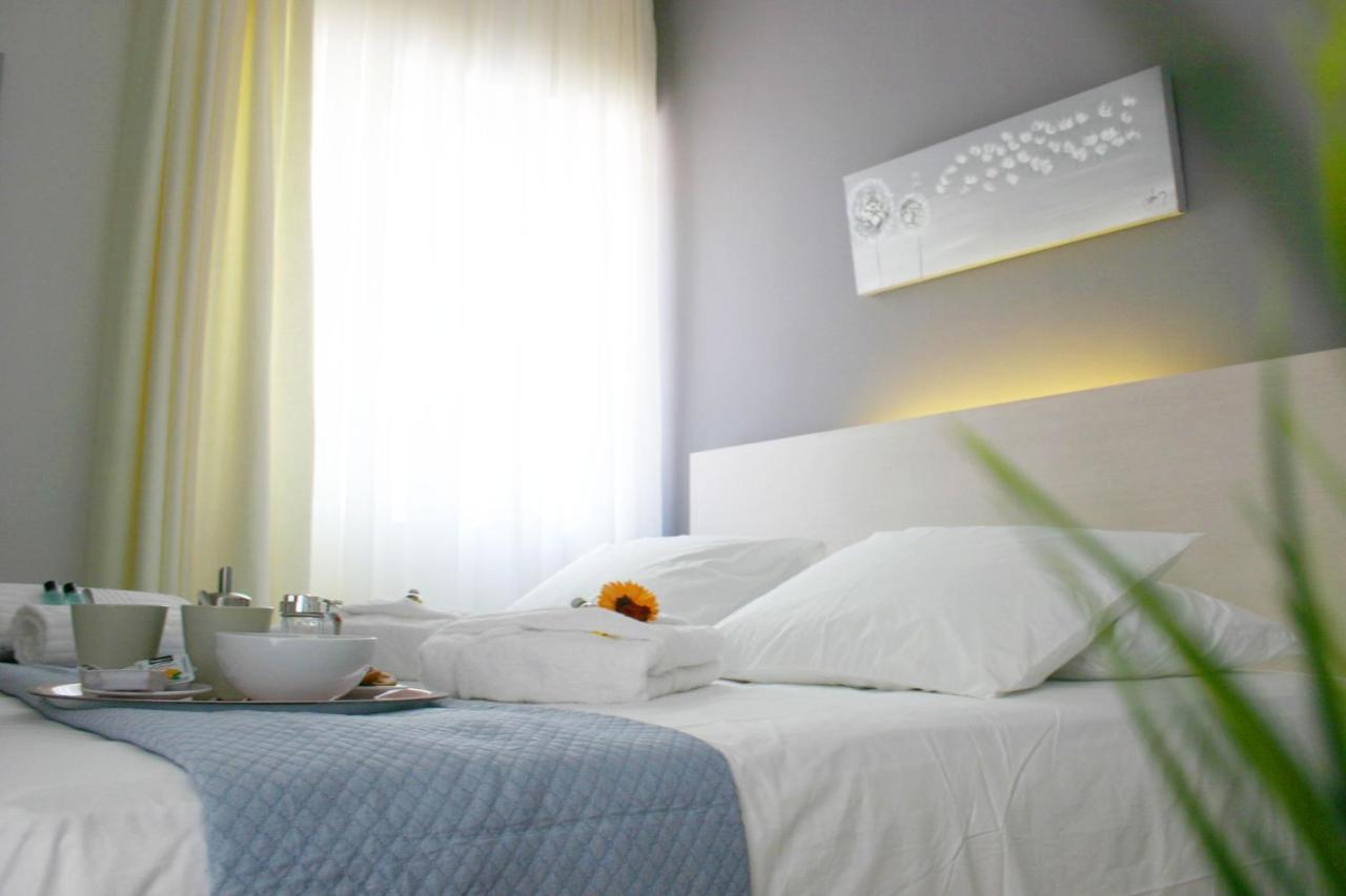 Socrates By Heloni Apartments Athen Exterior foto